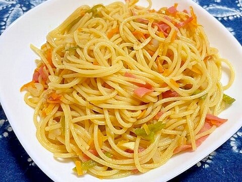 ハムと野菜のカレー風味スパゲティ